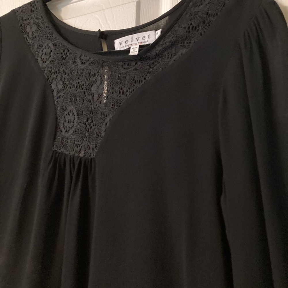 Velvet by Graham & Spencer Size Small top.
